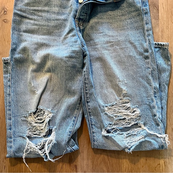 Levi’s Premium Rib Cage in Size 28 - Picture 7 of 9